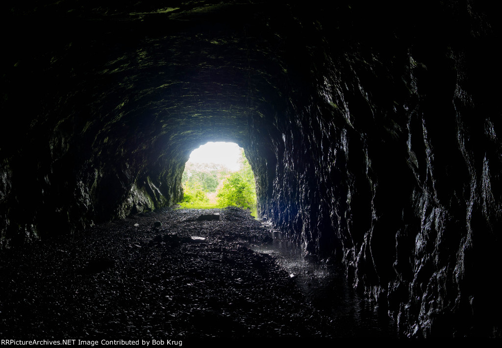 To access the east portal, I walked through the abandoned original bore (ex-New York Central) of State Line Tunnel